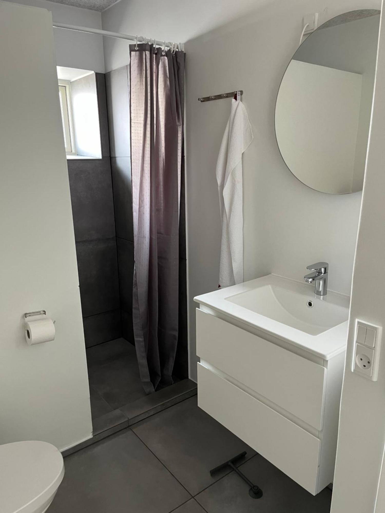 The Barn Guest House Give Екстериор снимка