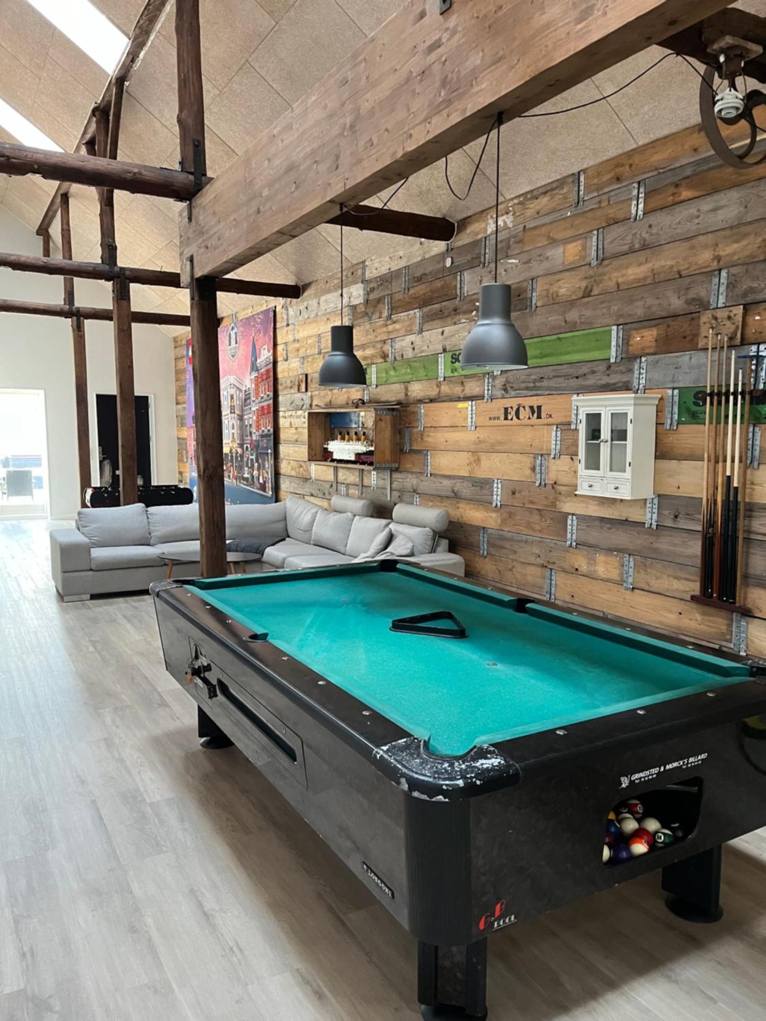 The Barn Guest House Give Екстериор снимка
