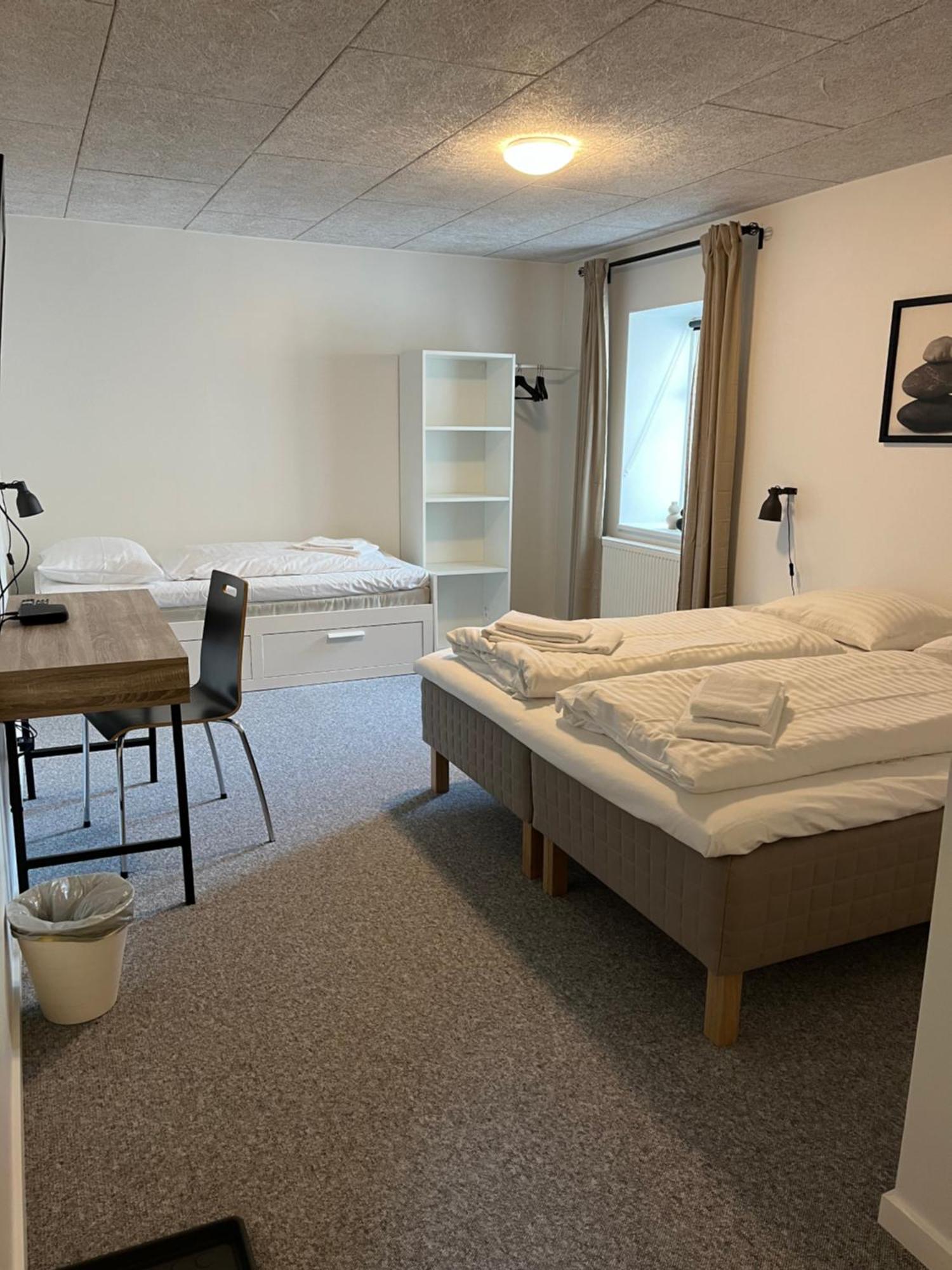 The Barn Guest House Give Екстериор снимка